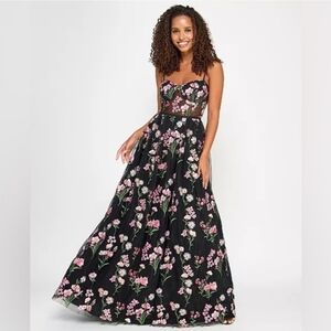 City Studios Floor Length Floral Embroidered Tulle Ballgown Size 1/2 Small